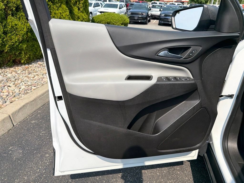 Used 2024 Chevrolet Equinox LS w/ LS Convenience Package AWD/4WD image 14