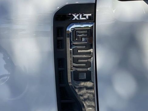Used 2025 Ford F250 XLT image 10