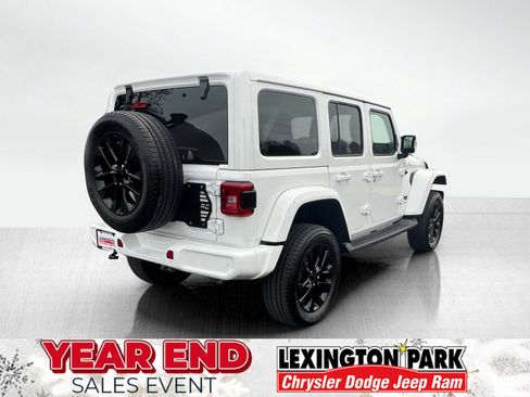 Used 2023 Jeep Wrangler Unlimited Sahara image 8