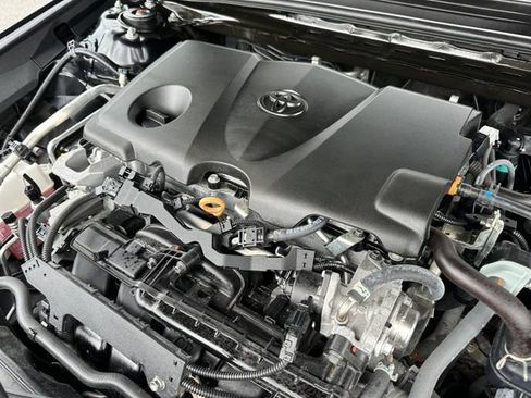 Used 2021 Toyota Camry SE FWD image 29