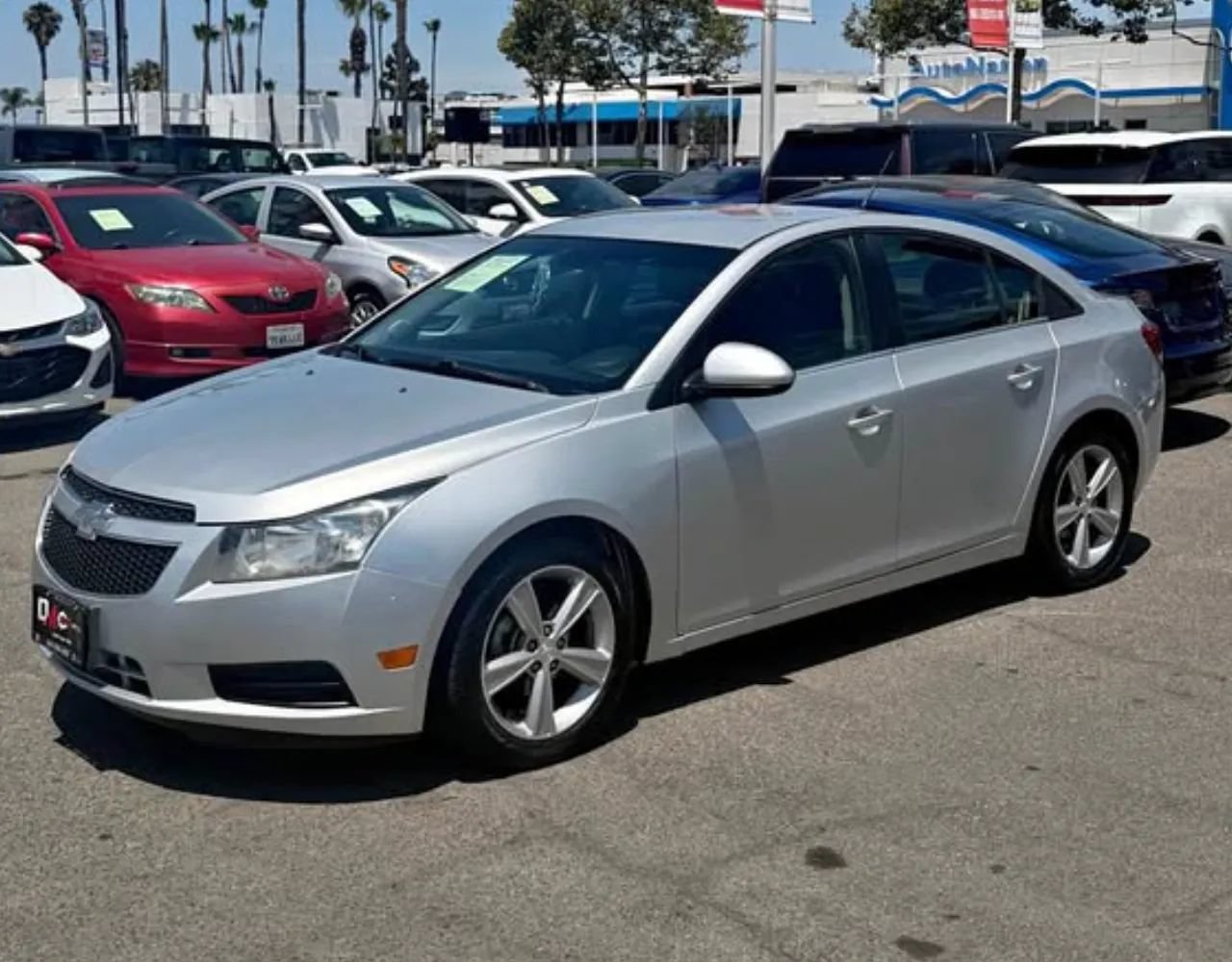 Used 2014 Chevrolet Cruze LT FWD image 2