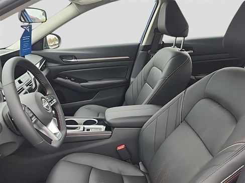 New 2025 Nissan Altima 2.5 SR image 6
