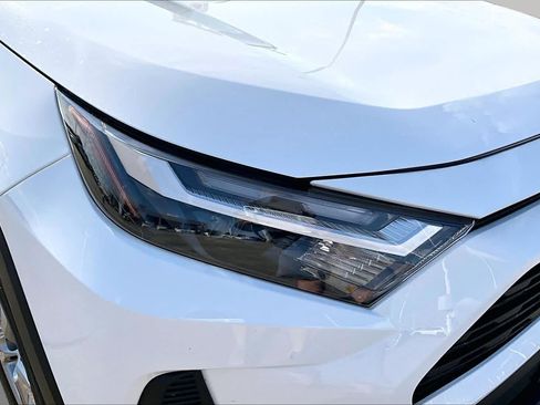 Used 2025 Toyota RAV4 XLE AWD/4WD image 26