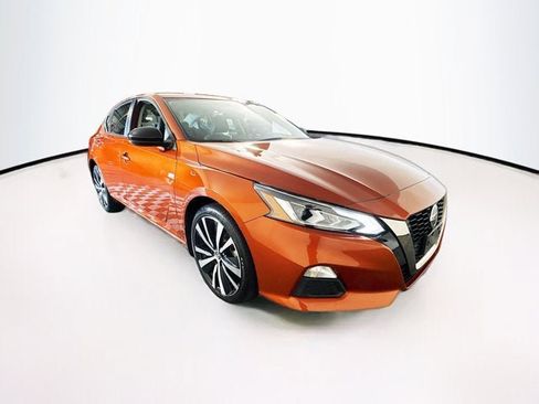 Certified 2022 Nissan Altima 2.5 SR image 3