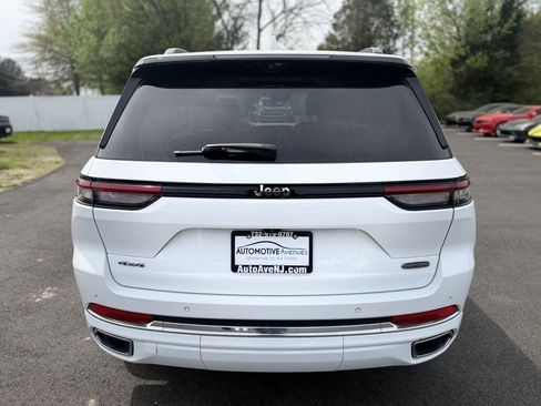 Used 2022 Jeep Grand Cherokee Overland w/ Luxury Tech Group IV AWD/4WD image 4
