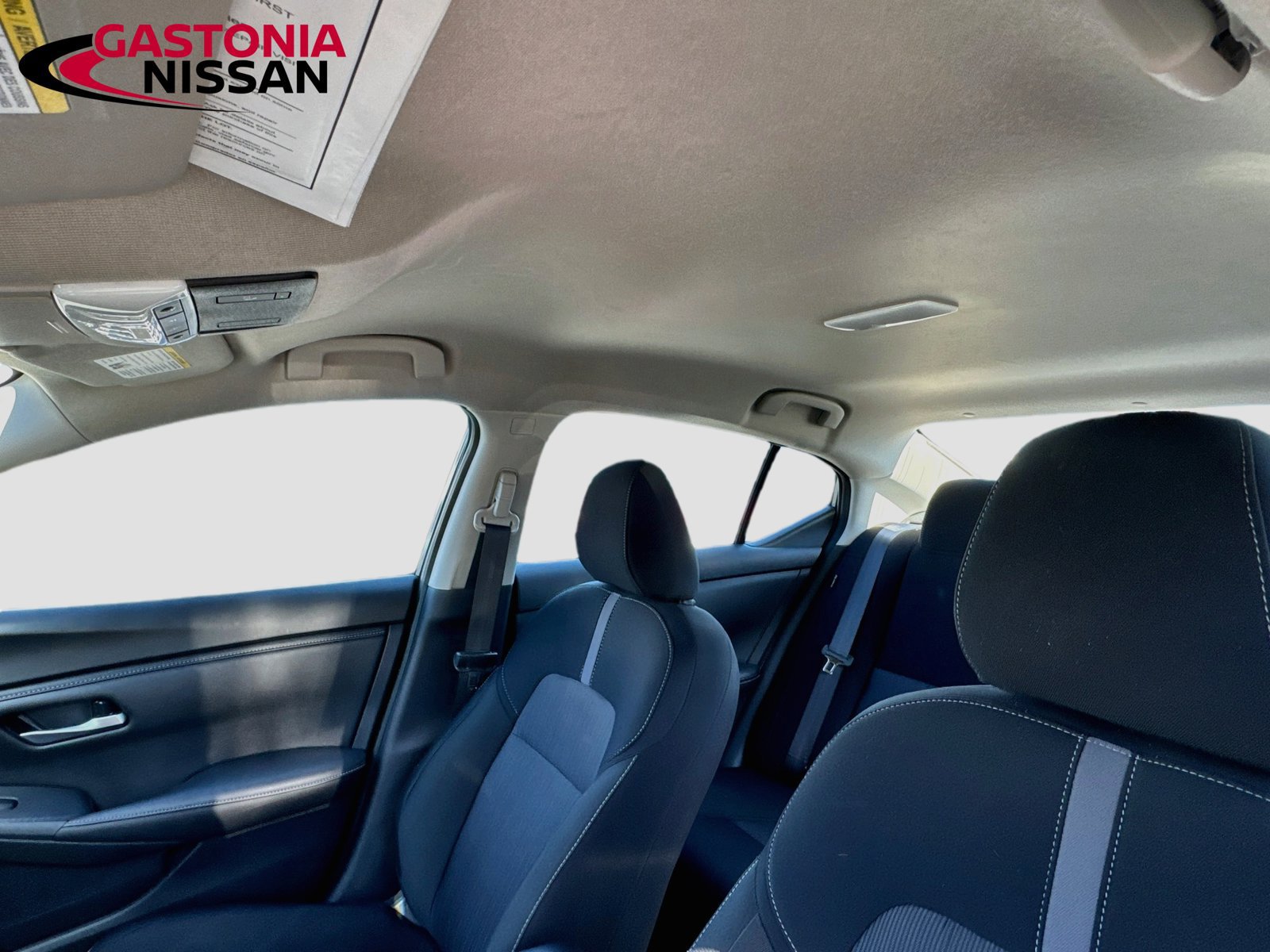Used 2025 Nissan Sentra SV FWD image 27
