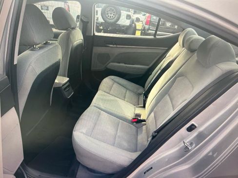 Used 2017 Hyundai Elantra SE w/ SE A/T Tech Package 03 FWD image 12
