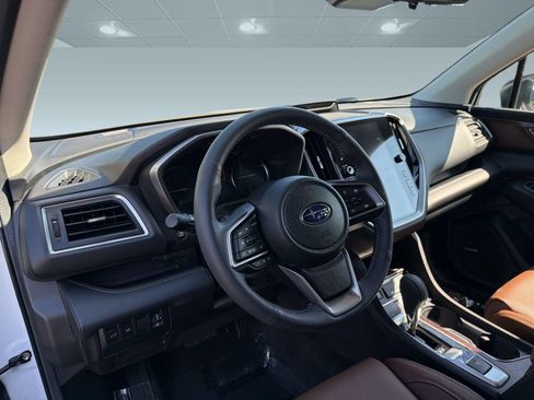 Used 2025 Subaru Ascent Touring AWD/4WD image 4