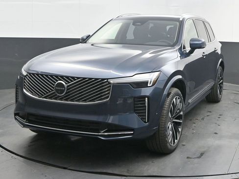 New 2026 Volvo XC90 B6 Plus image 3