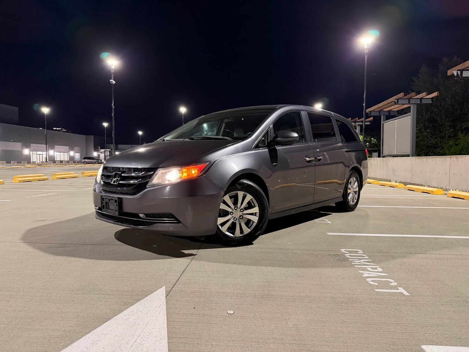 Used 2015 Honda Odyssey EX image 1