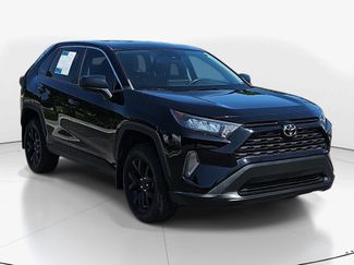 Used 2022 Toyota RAV4 LE FWD video 3