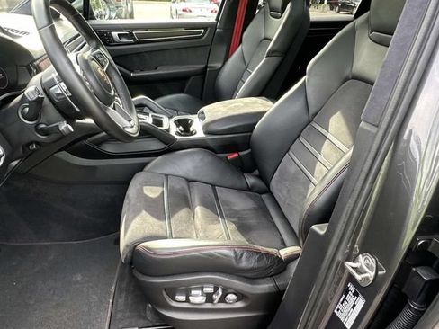 Used 2021 Porsche Cayenne GTS w/ Premium Package AWD/4WD image 24