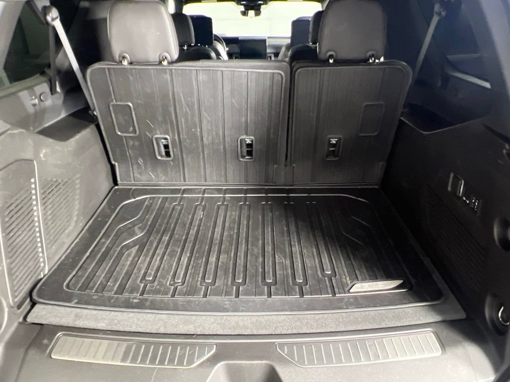 Used 2025 GMC Yukon XL AT4 Ultimate w/ LPO, Floor Liner Package AWD/4WD image 16