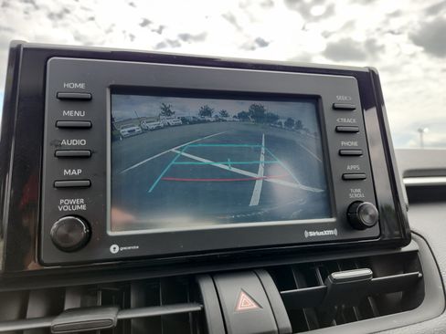 Used 2020 Toyota RAV4 LE w/ All Weather Liner Package AWD/4WD image 17
