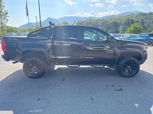 Used 2021 Chevrolet Colorado ZR2 w/ ZR2 Midnight Special Edition AWD/4WD image 2