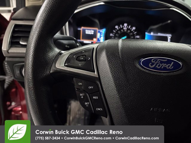 Used 2017 Ford Fusion SE FWD image 19