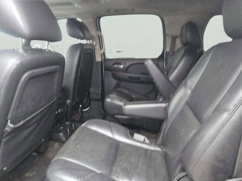 Used 2011 Chevrolet Suburban LTZ image 8