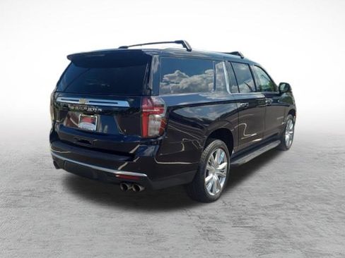 Used 2024 Chevrolet Suburban High Country AWD/4WD image 7