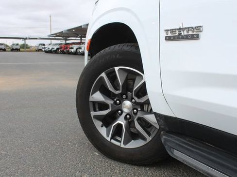 Used 2022 Chevrolet Tahoe LT w/ Luxury Package AWD/4WD image 13