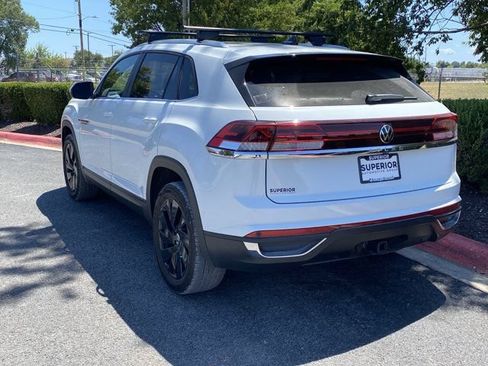 Used 2025 Volkswagen Atlas Cross Sport SE AWD/4WD image 3
