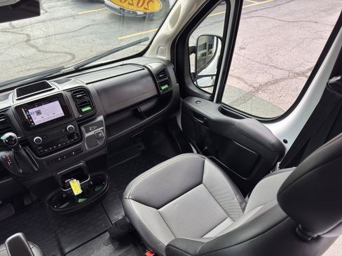 Used 2026 RAM ProMaster 2500 w/ Convenience Group FWD image 19