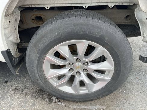 Used 2021 Chevrolet Silverado 1500 Custom w/ Safety Confidence Package image 4