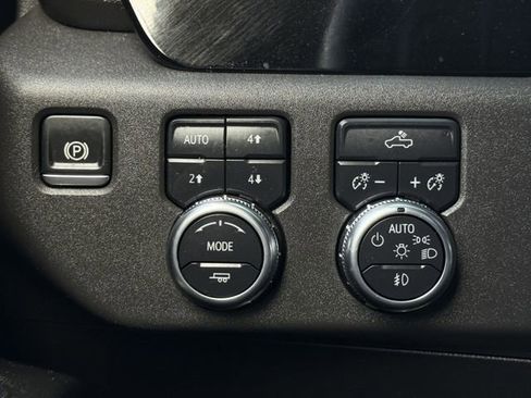 Used 2024 GMC Sierra 1500 Elevation image 22