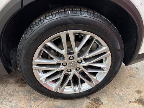 Used 2023 Acura MDX SH-AWD w/ Advance Package image 18