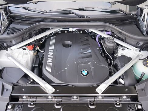 New 2026 BMW X5 sDrive40i image 21