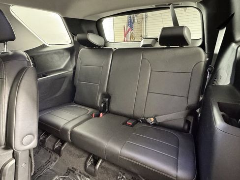 Used 2020 Chevrolet Traverse LT FWD image 28