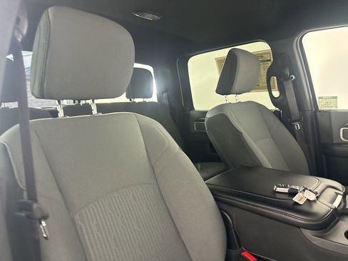 Used 2022 RAM 2500 Big Horn w/ Cold Weather Group image 27