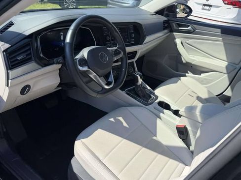 Used 2023 Volkswagen Jetta SE FWD image 11