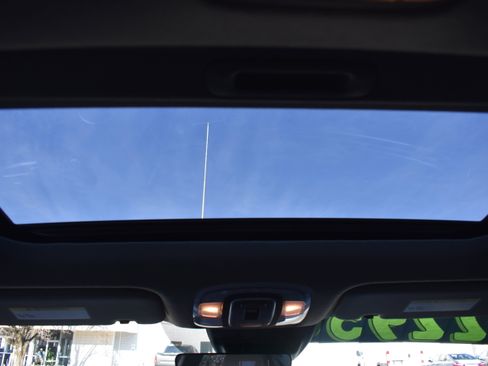 Used 2025 Hyundai Elantra SEL image 30