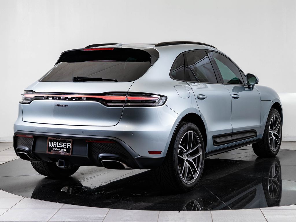 Used 2024 Porsche Macan AWD/4WD image 8