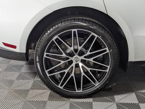 New 2026 Porsche Macan image 13