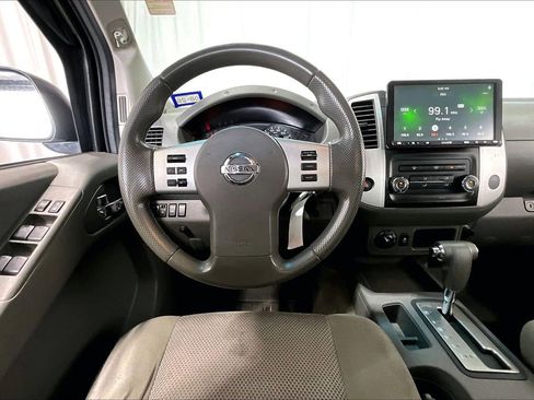 Used 2013 Nissan Frontier SV image 14