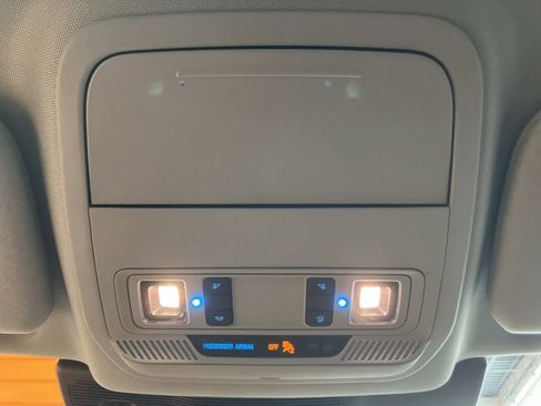 Used 2023 Ford Explorer XLT w/ Equipment Group 202A image 22