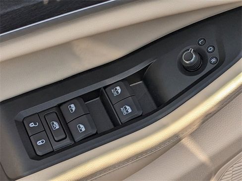 New 2025 Jeep Grand Cherokee Limited image 21