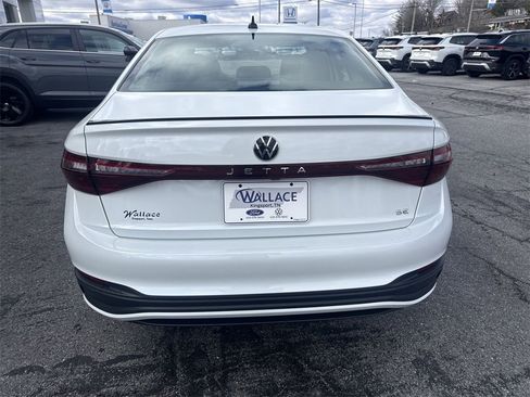 New 2026 Volkswagen Jetta SE image 5