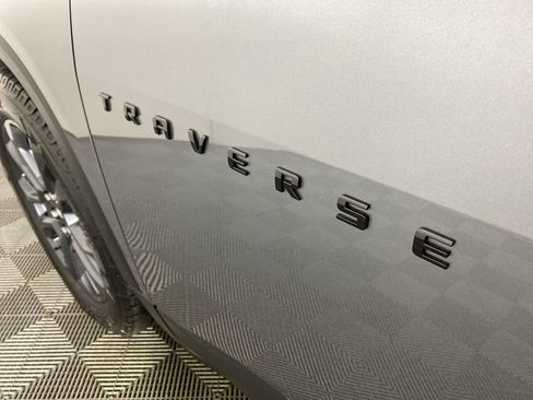 Used 2021 Chevrolet Traverse RS image 34