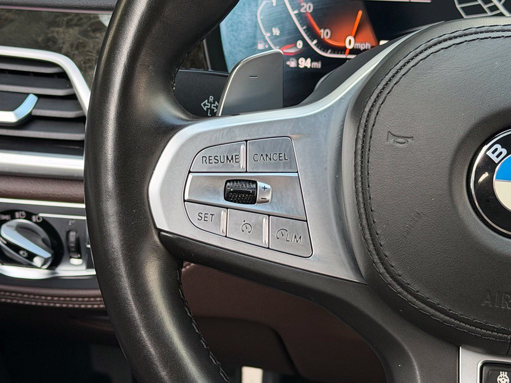 Used 2022 BMW 740i w/ M Sport Package RWD image 43