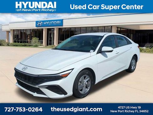 Used 2024 Hyundai Elantra SE FWD image 1