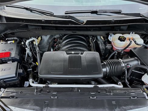 Used 2025 GMC Yukon XL Denali AWD/4WD image 32