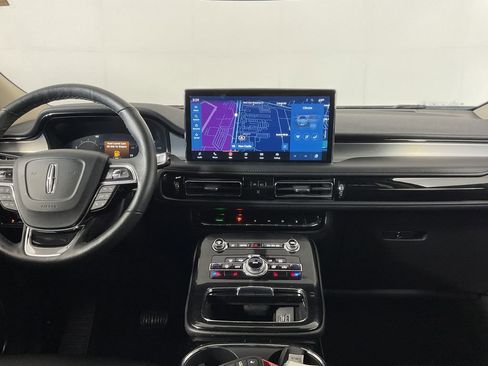 Used 2022 Lincoln Nautilus AWD w/ Premium Package image 15