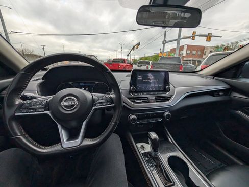 Used 2024 Nissan Altima 2.5 SR FWD image 21