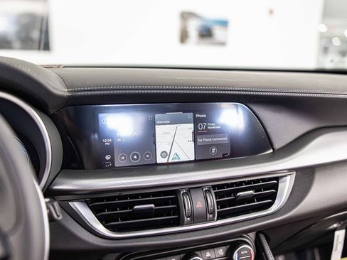 New 2025 Alfa Romeo Stelvio Sprint image 28