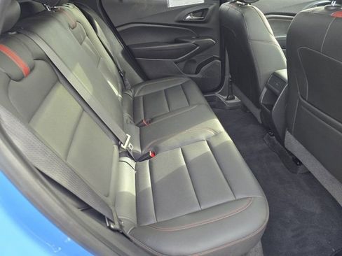 Used 2024 Chevrolet Trax RS w/ Sunroof Package image 17