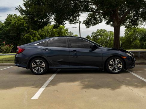 Used 2018 Honda Civic EX-T image 10