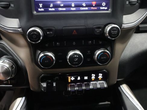 Used 2020 RAM 1500 Laramie AWD/4WD image 29