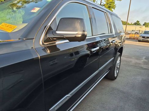 Used 2020 Cadillac Escalade ESV Platinum AWD/4WD image 4